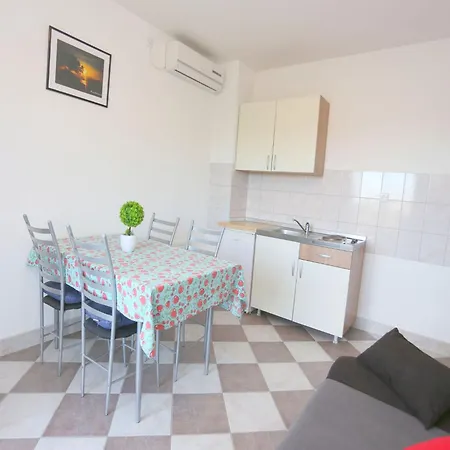 Apartamento With Swimming Pool Kakma, Biograd - 25483 *