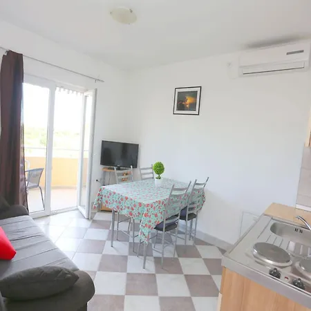 Apartamento With Swimming Pool Kakma, Biograd - 25483 Kakma